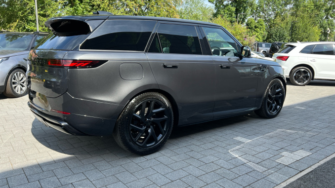 Land Rover Range Rover Sport 3.0 D250 Battersea Edition 5dr Auto Diesel Estate - Image 25